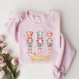 vintage christmas sweatshirt featuring nutcracker design for women trendy holiday hoodie with fun graphic for festive style h6gqi