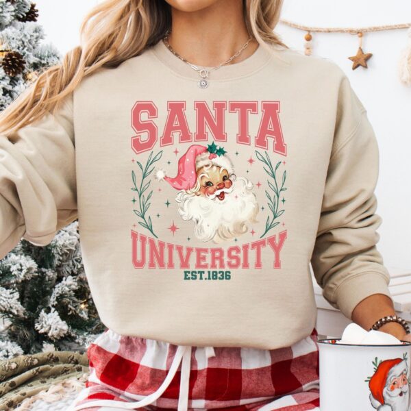 vintage christmas sweatshirt featuring retro santa design for holiday gatherings and social events pummr scaled