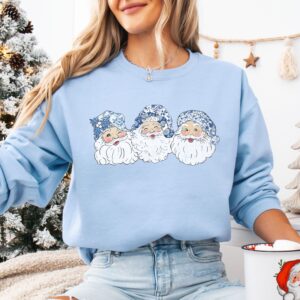 vintage christmas sweatshirt featuring retro santa design with toile de jouy print for women ideal for holiday celebrations rzuz7