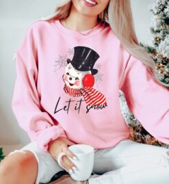 vintage christmas sweatshirt featuring retro snowman design for holiday parties and festive gatherings yhwjx