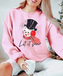 vintage christmas sweatshirt featuring retro snowman design for holiday parties and festive gatherings yhwjx