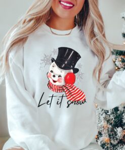 vintage christmas sweatshirt featuring retro snowman design for holiday parties and festive gatherings ym4s5