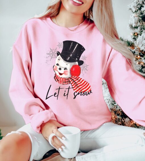 vintage christmas sweatshirt featuring retro snowman design for winter style and holiday comfort s8nja