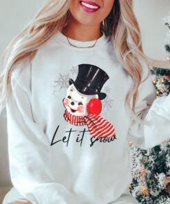 vintage christmas sweatshirt featuring retro snowman design for winter style and holiday comfort sk6vl