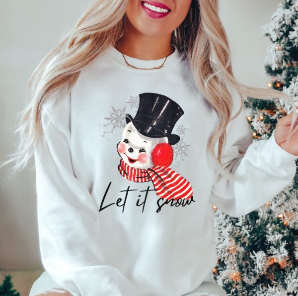 vintage christmas sweatshirt featuring retro snowman design for winter style and holiday comfort sk6vl