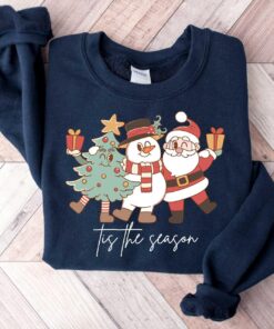 vintage christmas sweatshirt featuring santa claus design for holiday celebrations and festive events zc3iv