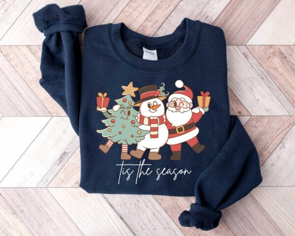 vintage christmas sweatshirt featuring santa claus design for holiday celebrations and festive events zc3iv