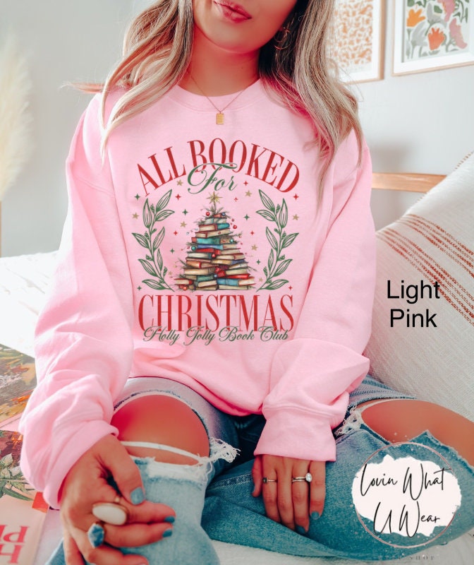 vintage christmas sweatshirt for book lovers featuring a books christmas tree design comfortable oversized holiday apparel uw9nz