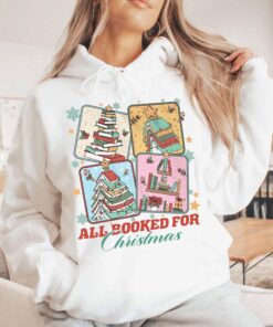 vintage christmas sweatshirt for book lovers featuring a christmas book tree design ideal for librarians and bookworms 6qfi5