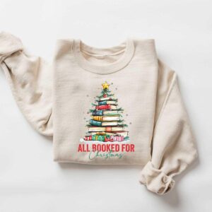 vintage christmas sweatshirt for book lovers featuring book tree design and ideal for holiday gatherings or teacher appreciation 8kmaf