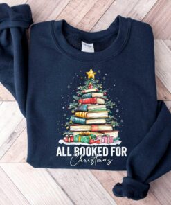 vintage christmas sweatshirt for book lovers featuring book tree design and ideal for holiday gatherings or teacher appreciation lqrnd