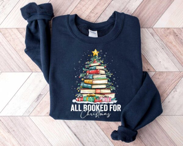 vintage christmas sweatshirt for book lovers featuring book tree design and ideal for holiday gatherings or teacher appreciation lqrnd