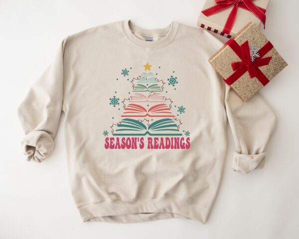 vintage christmas sweatshirt for book lovers reading crewneck with librarian design comfortable holiday apparel n1lj9