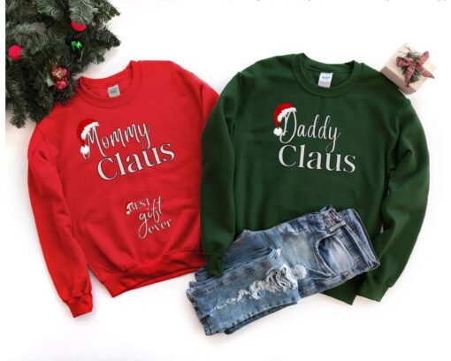 vintage christmas sweatshirt for couples pregnancy announcement with unique baby reveal design for maternity celebrations ljpmo