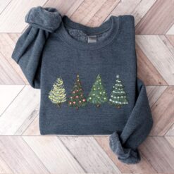 Vintage Christmas Sweatshirt for Family Matching Holiday Style Trendy Crewneck Jumper with Christmas Tree Design