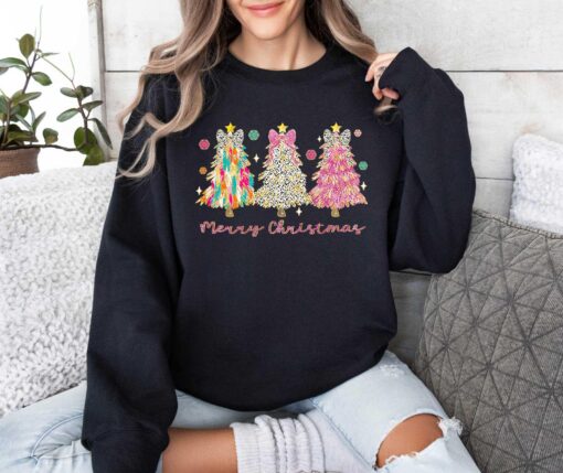 vintage christmas sweatshirt for girls with christmas tree design and bow detail in brushstroke style a97c6