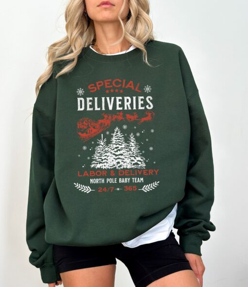 vintage christmas sweatshirt for labor and delivery nurses special deliveries design nicu nurse shirt for mother baby care v0og2