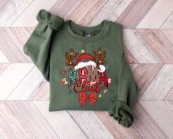 vintage christmas sweatshirt for mama claus with merry design and comfortable fit for holiday celebrations gywna