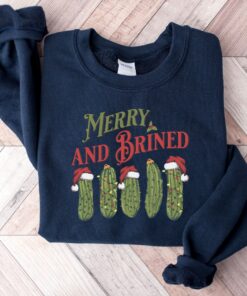 vintage christmas sweatshirt for pickle lovers featuring retro pickles design ideal for holiday parties and festive gatherings mrt1w