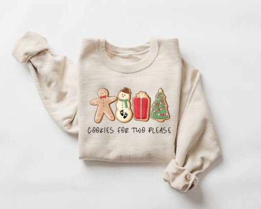 vintage christmas sweatshirt for pregnancy announcement with cute cookie design and maternity fit perfect for holiday reveals 5cgmi