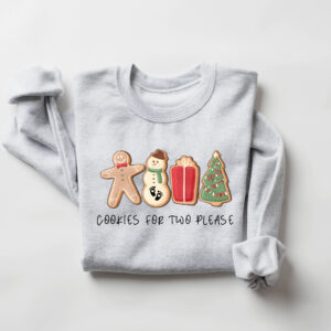 vintage christmas sweatshirt for pregnancy announcement with cute cookie design and maternity fit perfect for holiday reveals vntvg