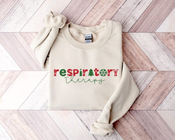 vintage christmas sweatshirt for respiratory therapists featuring unique rt design and comfortable fit ut0ad