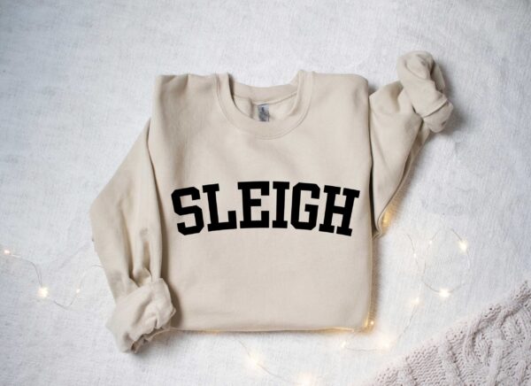 vintage christmas sweatshirt for winter with sleigh design and family theme for fun holiday gatherings mnmdh scaled