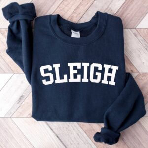 vintage christmas sweatshirt for winter with sleigh design and family theme for fun holiday gatherings no5x2 scaled