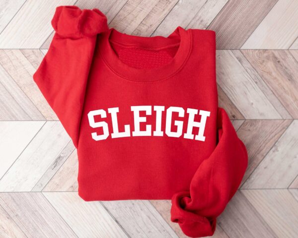 vintage christmas sweatshirt for winter with sleigh design and family theme for fun holiday gatherings s7lna scaled