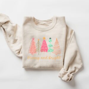 vintage christmas sweatshirt for women merry and bright crewneck with festive design for holiday apparel and xmas celebrations e2sjo