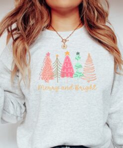 vintage christmas sweatshirt for women merry and bright crewneck with festive design for holiday apparel and xmas celebrations oewq9