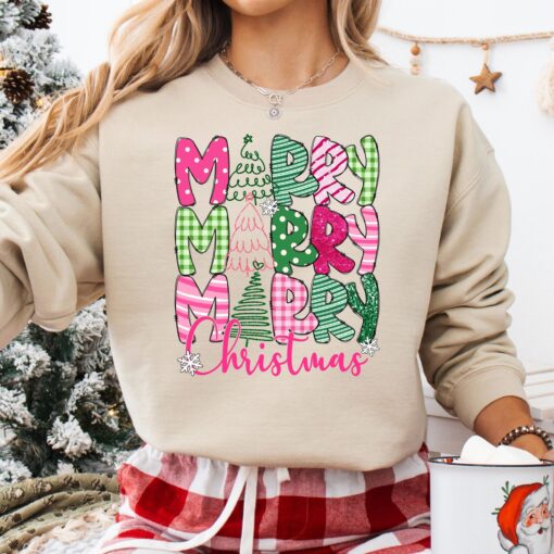 vintage christmas sweatshirt for women merry christmas crewneck with fun design for family gatherings and holiday celebrations elbg4 scaled