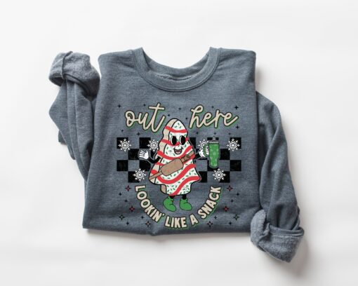 vintage christmas sweatshirt for women out here lookin like a snack funny holiday sweater for moms and wives mf1h3