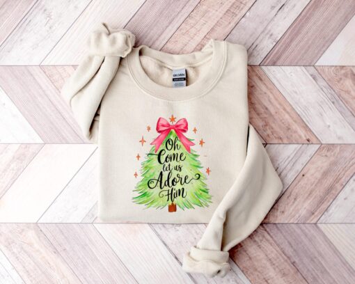 vintage christmas sweatshirt for women featuring a religious tree design ideal for holiday celebrations and everyday wear 6lt5j scaled