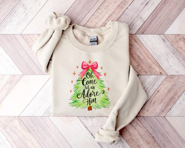 vintage christmas sweatshirt for women featuring a religious tree design ideal for holiday celebrations and everyday wear 6lt5j scaled