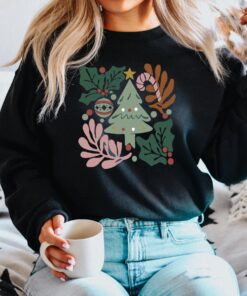 vintage christmas sweatshirt for women featuring boho tree design ideal winter shirt for holiday celebrations and festive gatherings au1sf scaled