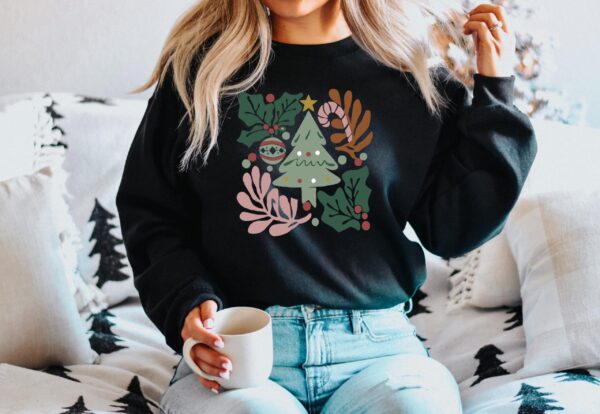 vintage christmas sweatshirt for women featuring boho tree design ideal winter shirt for holiday celebrations and festive gatherings au1sf scaled