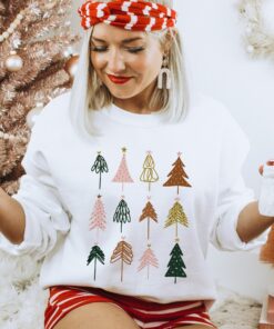 vintage christmas sweatshirt for women featuring christmas tree design comfortable crewneck top for holiday celebrations 2024 7b5rb