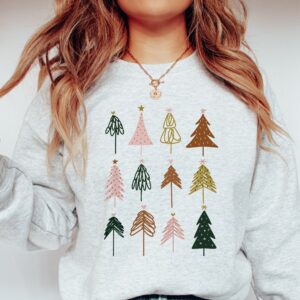 vintage christmas sweatshirt for women featuring christmas tree design comfortable crewneck top for holiday celebrations 2024 lbtqh