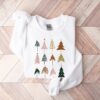 vintage christmas sweatshirt for women featuring christmas tree design comfortable crewneck top for holiday celebrations 2024 t3qv5