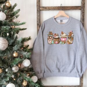 vintage christmas sweatshirt for women featuring gingerbread design and festive coffee theme in comfortable fabric 7tl6d