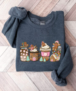 vintage christmas sweatshirt for women featuring gingerbread design and festive coffee theme in comfortable fabric cu2gf scaled