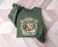 Vintage Christmas Sweatshirt for Women featuring Gingerbread House Design Comfortable Holiday Crewneck for New Year Celebrations