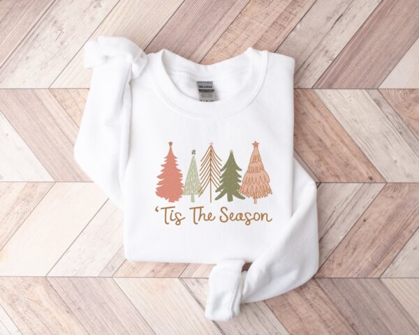 vintage christmas sweatshirt for women featuring holiday design and comfortable fit ideal for festive celebrations and seasonal wear lauww