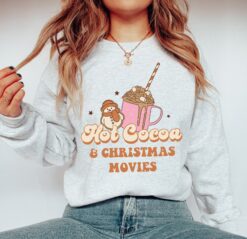 Vintage Christmas Sweatshirt for Women Featuring Hot Cocoa and Movies Design Comfortable Crewneck Style for Holiday Celebrations