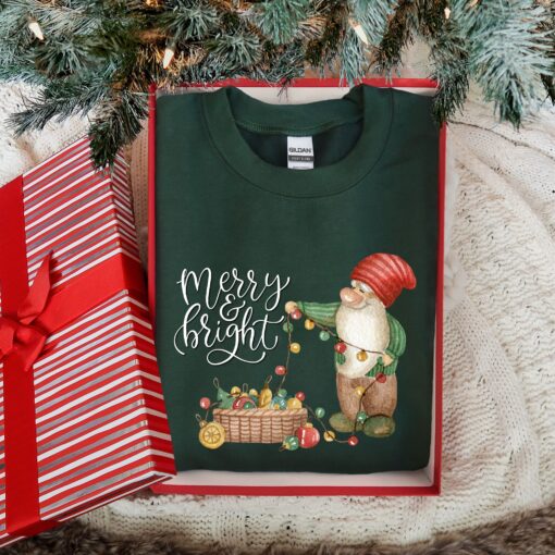 vintage christmas sweatshirt for women featuring merry and bright gnome design comfortable crewneck style for winter wear vv46z