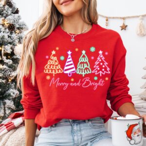 vintage christmas sweatshirt for women featuring neon christmas tree design and merry christmas crewneck style fw1ca