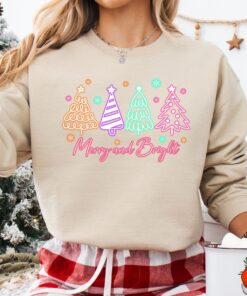 vintage christmas sweatshirt for women featuring neon christmas tree design and merry christmas crewneck style nypz3 scaled