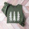 Vintage Christmas Sweatshirt for Women Featuring Pine Trees Minimalist Design Holiday Crewneck Ideal for Festive Occasions