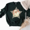 vintage christmas sweatshirt for women featuring retro santa design in classic crewneck style perfect for holiday celebrations e3rkr